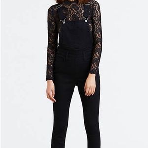 Levis Black Skinny Overalls